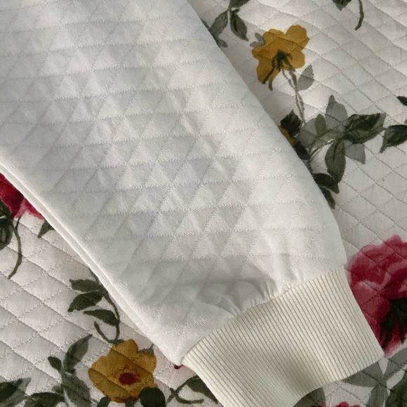 Quilted floral sweatshirt with raglan sleeves - NWOT - Picture 5 of 6